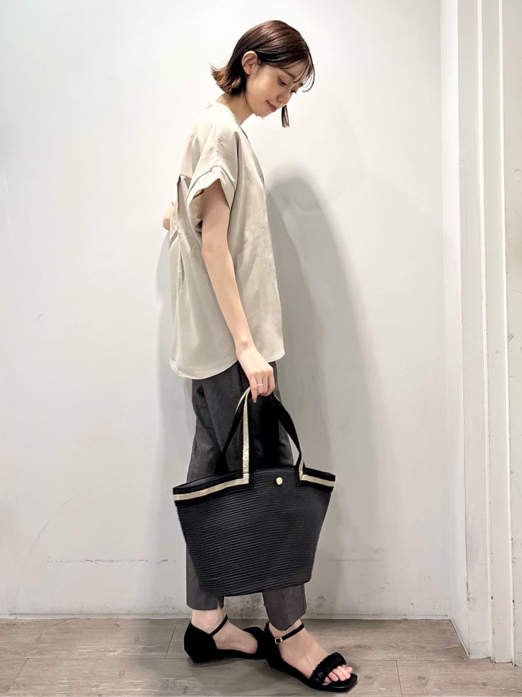 ぶまりんさんの「OPAQUE.CLIP｜《7色展開／SS-LLサイズ》ストレッチスキッパーブラウス／セットアップ対応【洗濯機洗い可／防シワ】」を使ったコーディネート