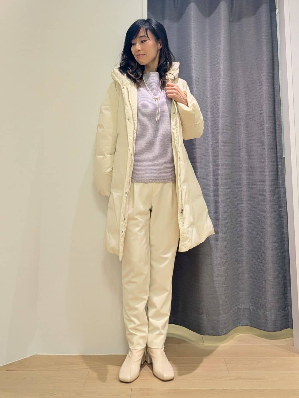 miiさんの「INDIVI｜【撥水／洗える】ステッチレス ロングダウンコート」を使ったコーディネート