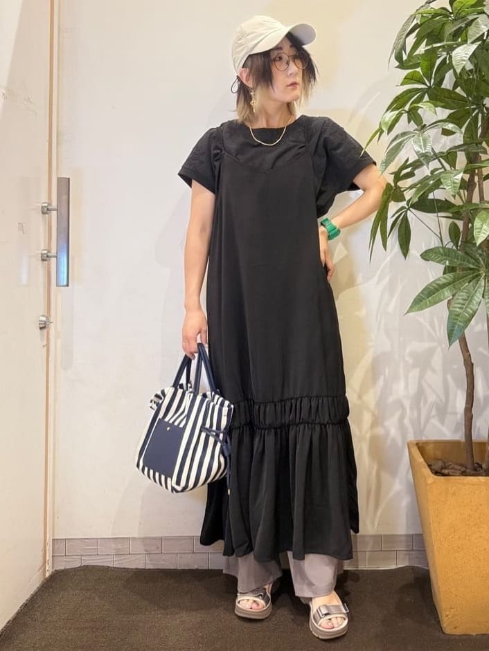 misakiさんの「SHOO･LA･RUE｜【S-LL/ひんやり/UV】リラクシーな穿き心地 エアリーワイドパンツ」を使ったコーディネート