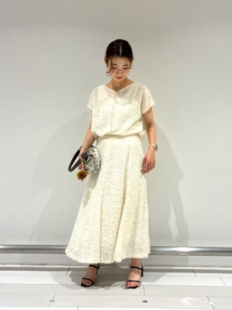 Rinさんの「UNTITLED｜【セットアップ可/洗える】フェザーフレンチスリーブブラウス」を使ったコーディネート