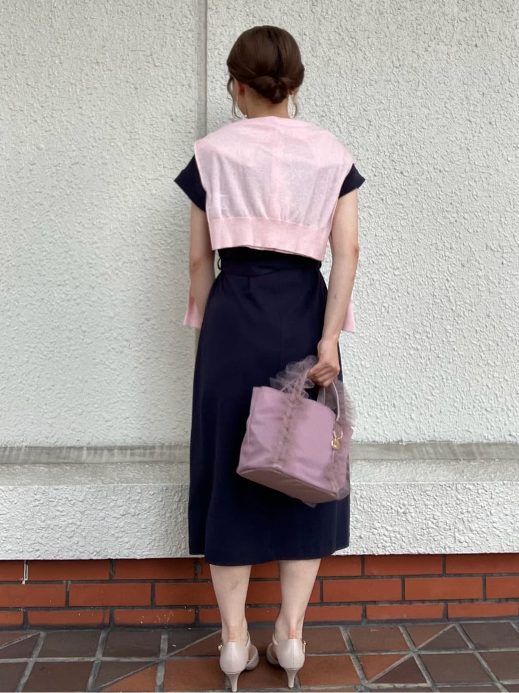 MAYUKIさんの「index｜《7色展開／XS-LLサイズ》ビジューボタンクルーネックカーディガン【洗濯機洗い可】」を使ったコーディネート