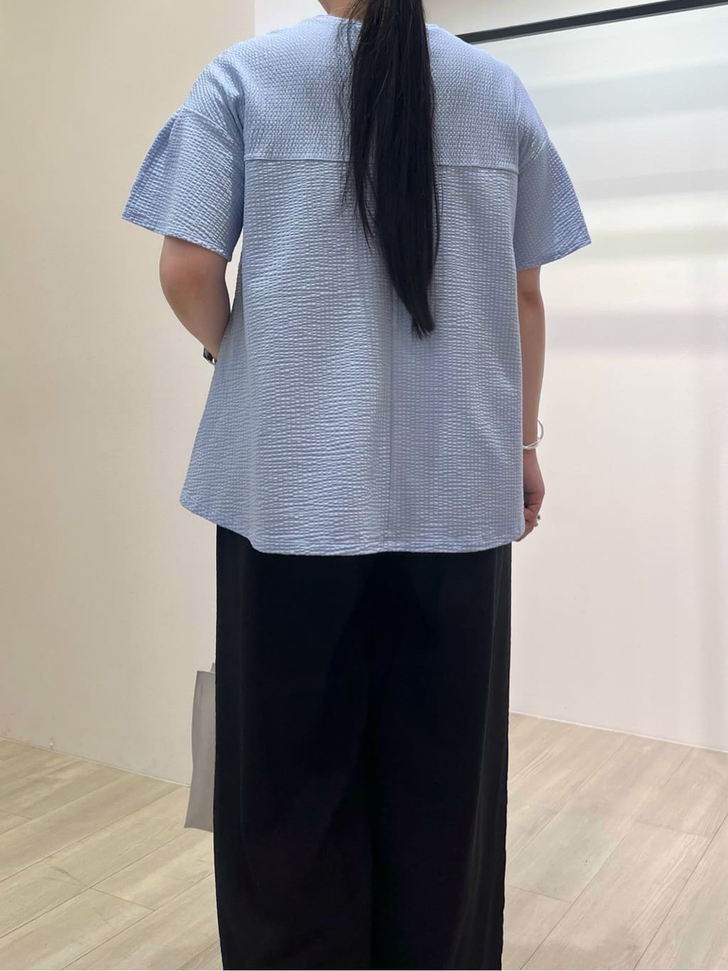 hasuさんの「INDIVI｜【洗える／UVケア／SETUP可能】ドロストワイドパンツ」を使ったコーディネート