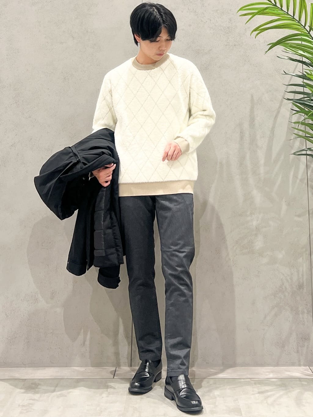 SHI-MAさんの「THE SHOP TK｜【軽くて、暖かい】SORONA／ソロナ 中綿ブルゾン 防風/軽量/洗濯機OK/フード脱着可」を使ったコーディネート
