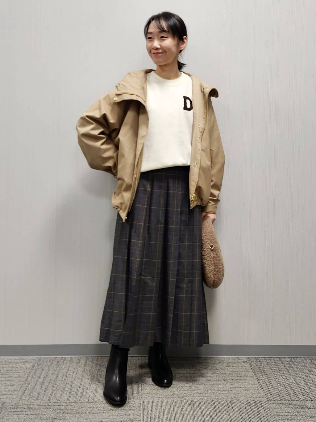 naraさんの「Dessin｜【洗える】Dサガラ刺繍ワッペン付きニット」を使ったコーディネート