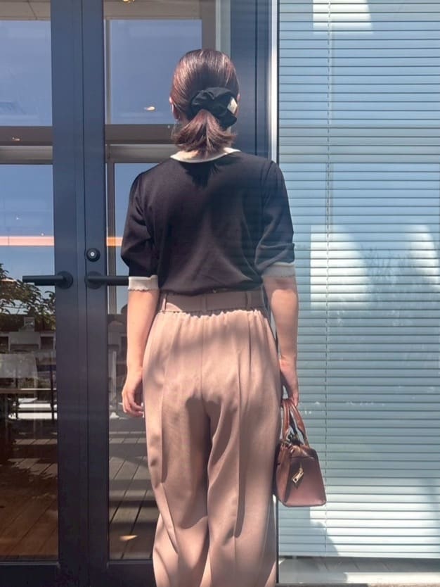 abeさんの「Couture brooch｜【帯電防止・通勤】ウエストリボン サスペンダー付きワイドパンツ」を使ったコーディネート