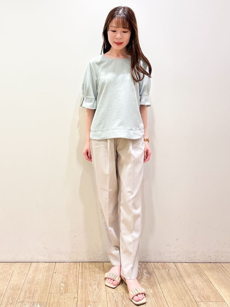 ayaさんの「index｜《8色展開／XS-LLサイズ》タックパフスリーブブラウス【洗濯機洗い可／吸水速乾／防シワ／抗ピル】」を使ったコーディネート