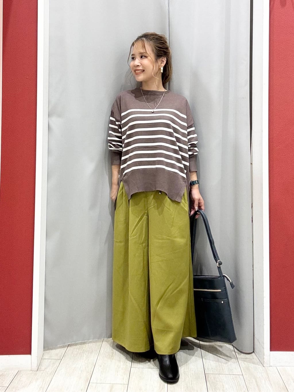 shioさんの「SHOO･LA･RUE｜【S-LL/2点セット】脚のラインを拾いにくい ベルト付きタックスカーチョパンツ」を使ったコーディネート