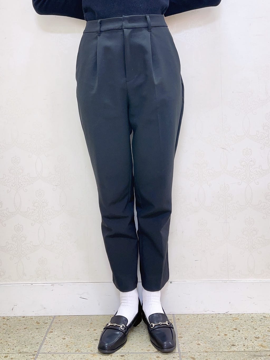 sakiさんの「grove｜【ふわっと心地よい足入れ】やわここち(R)Vカットパンプス」を使ったコーディネート