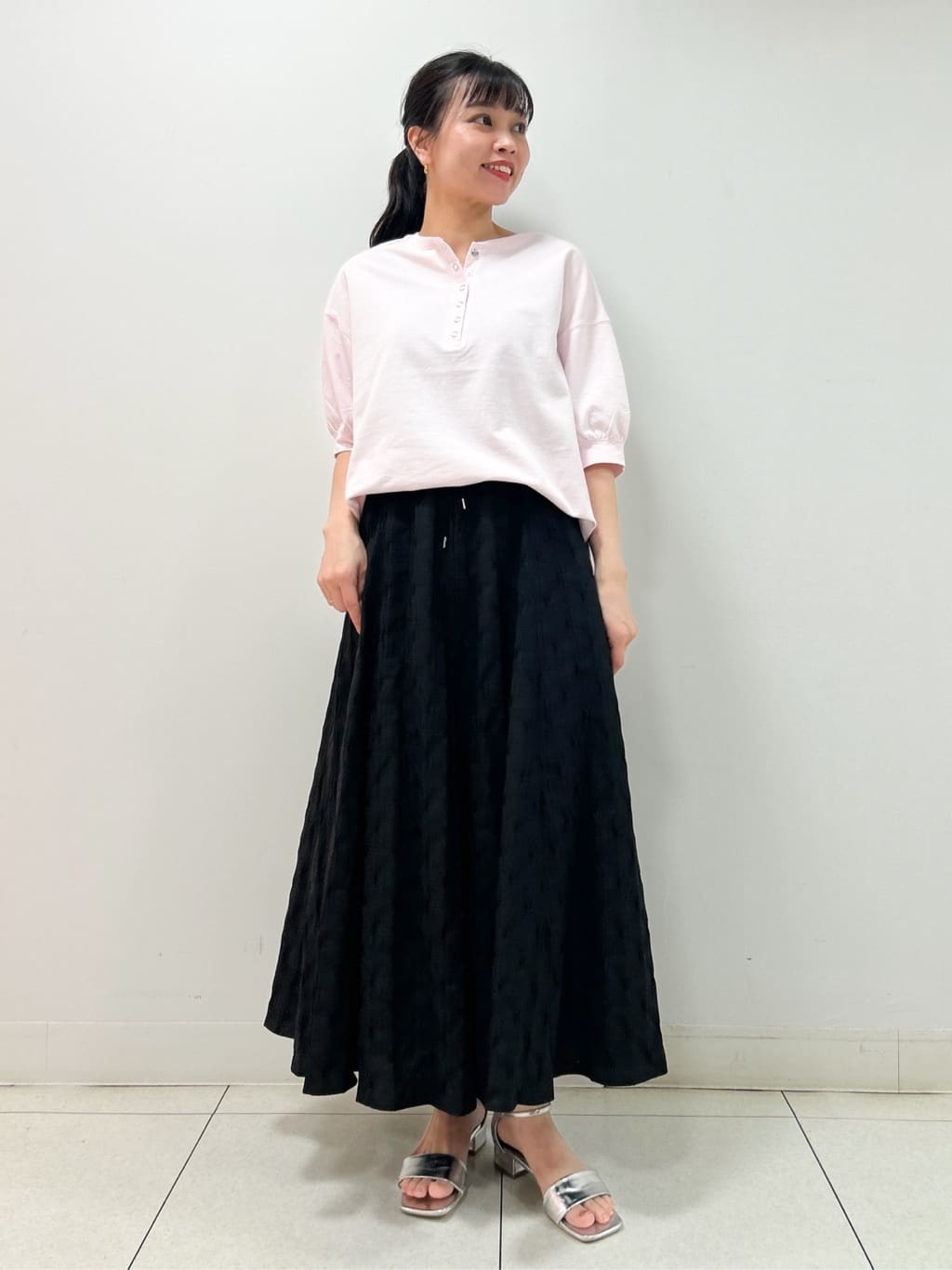 Kaiさんの「Dessin｜【360度可愛い/前後2WAY/洗える】ライトコットンヘンリーカットソー」を使ったコーディネート