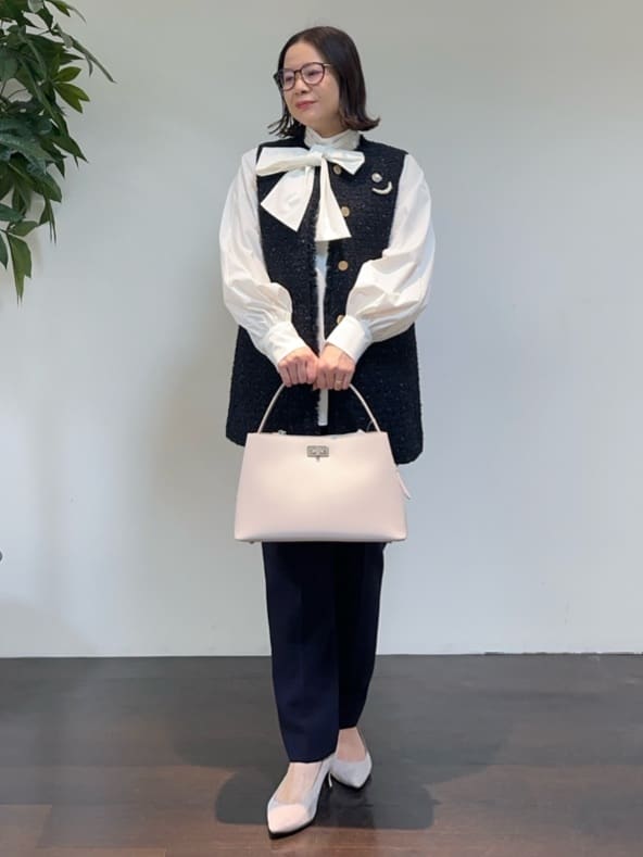 Asamiさんの「UNTITLED｜◆【通勤スーツ】タックテーパードパンツ」を使ったコーディネート