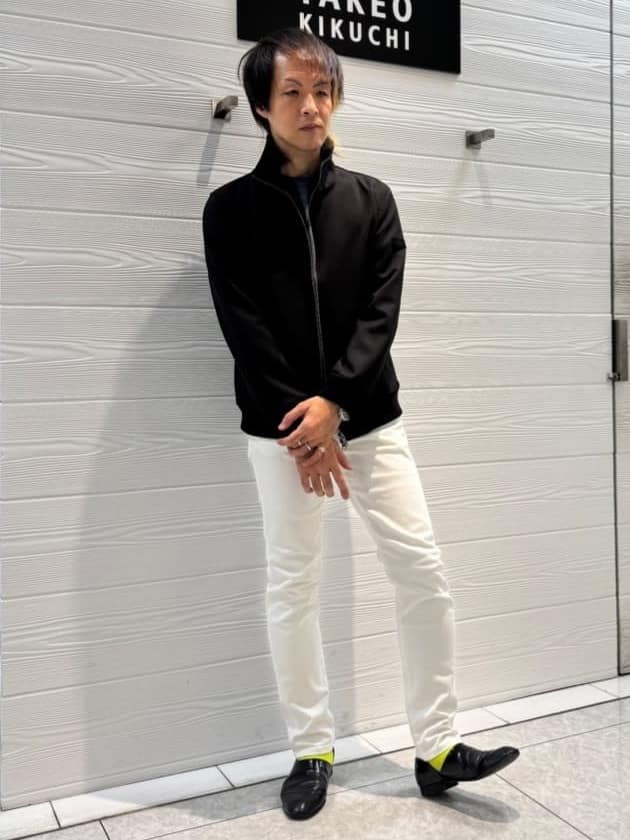 井出恭輔さんの「TAKEO KIKUCHI｜【Sサイズ～】ストレッチ デニム パンツ」を使ったコーディネート