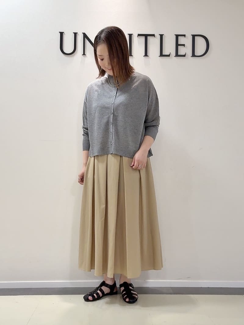 YUIさんの「UNTITLED｜【前後2WAY/アンサンブル可/ゆったり】シアーカーディガン」を使ったコーディネート