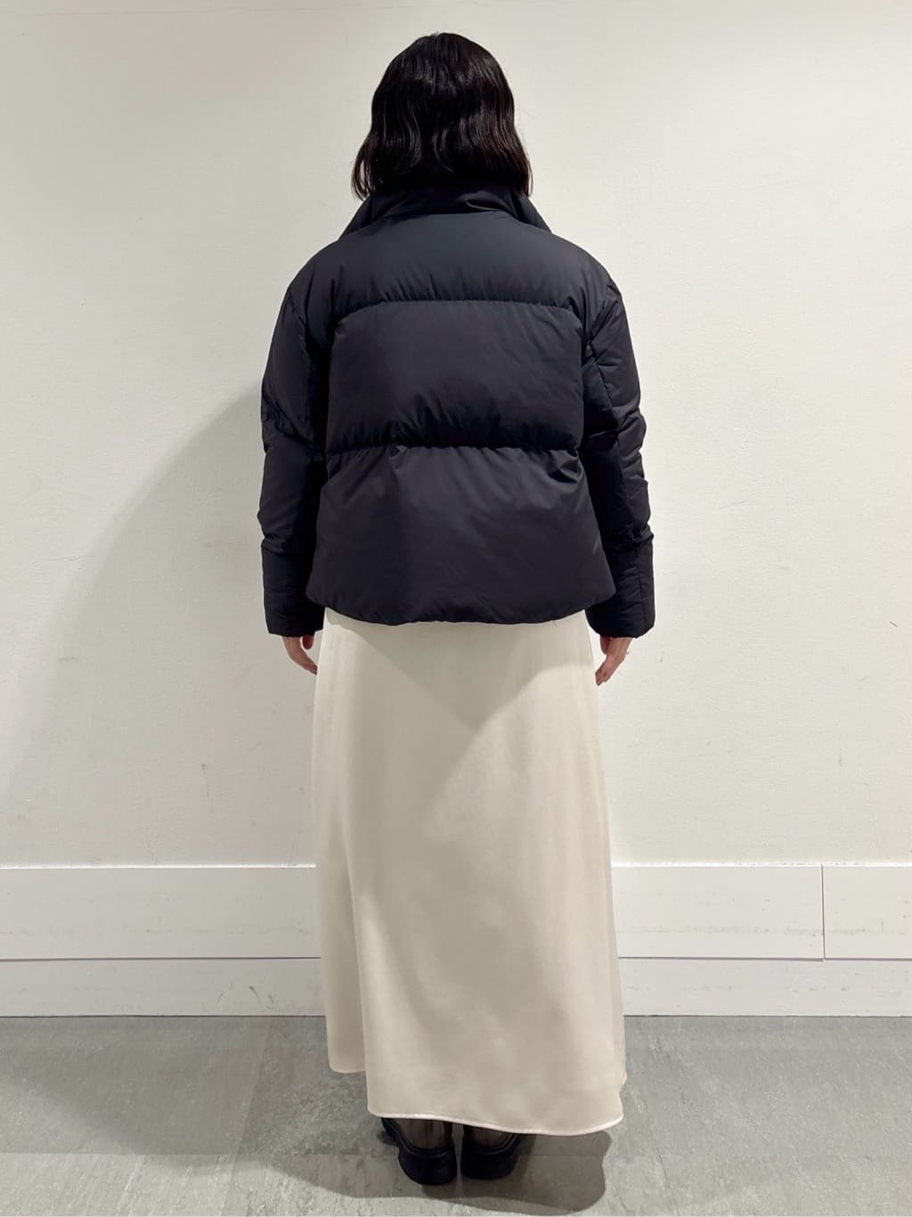 モエカさんの「UNTITLED｜【8色展開／コンパクト丈】レーヨン混 コクーンニット」を使ったコーディネート