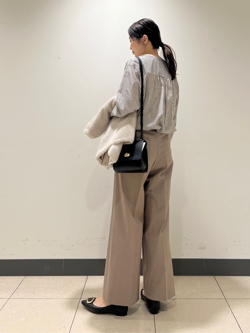 shokoさんの「INDIVI｜【洗える】胸元タックフリル長袖ブラウス」を使ったコーディネート