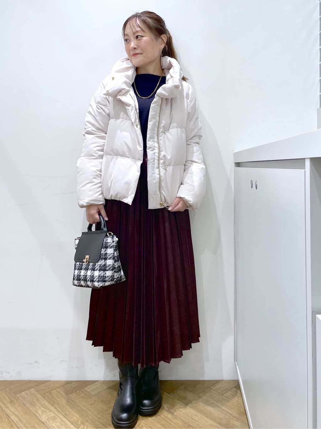 Junさんの「index｜ラメガーター編みボートネックニット【洗濯機OK】《8col／XS～LL》」を使ったコーディネート