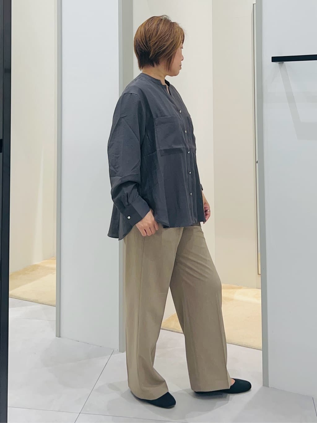 Naruさんの「THE SHOP TK｜【美脚見え】タックワイドパンツ【セットアップ可】」を使ったコーディネート
