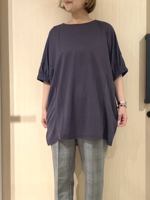 ぷくりんさんの「SHOO･LA･RUE｜【S-LL/体型カバー】さらさらタッチが心地よい コクーンシルエットチュニック」を使ったコーディネート
