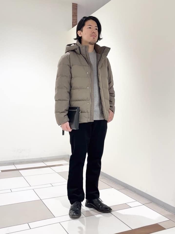 及川さんの「TAKEO KIKUCHI｜カラーコンビ ダウンブルゾン」を使ったコーディネート