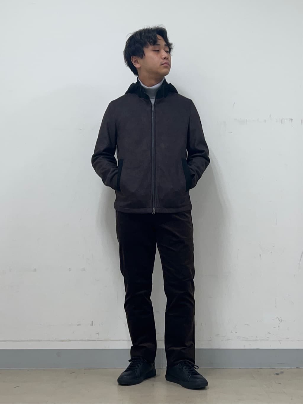 Hiroさんの「TAKEO KIKUCHI｜【JUST ONE LAYER】ダウンファブリック ジップアップ フード ブルゾン」を使ったコーディネート