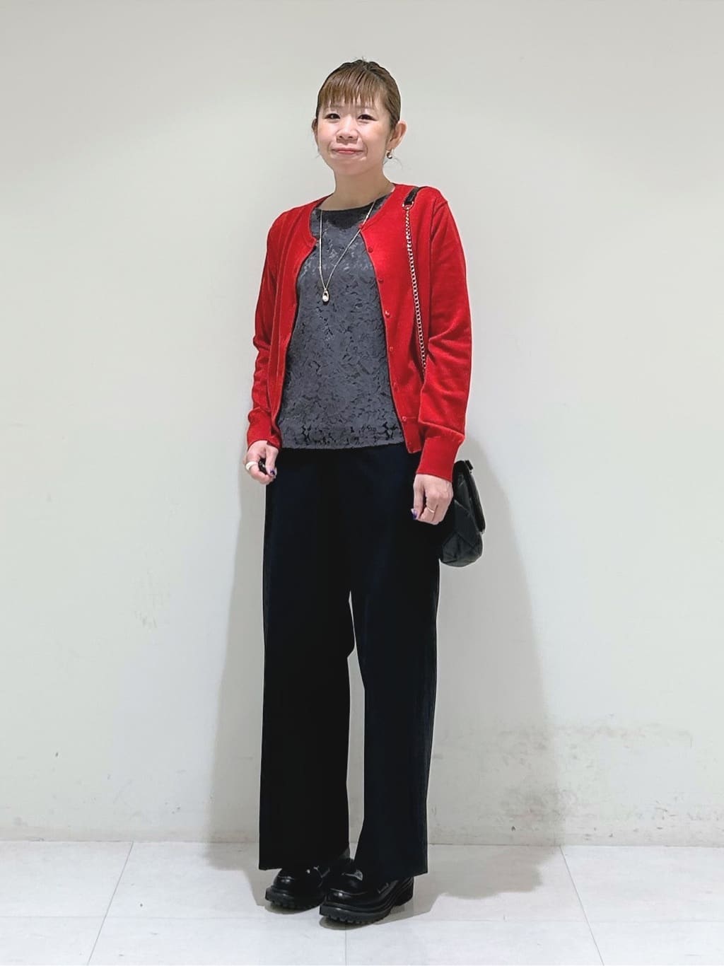 tsuyuさんの「INDIVI｜【洗える】ハイゲージニットカーディガン」を使ったコーディネート