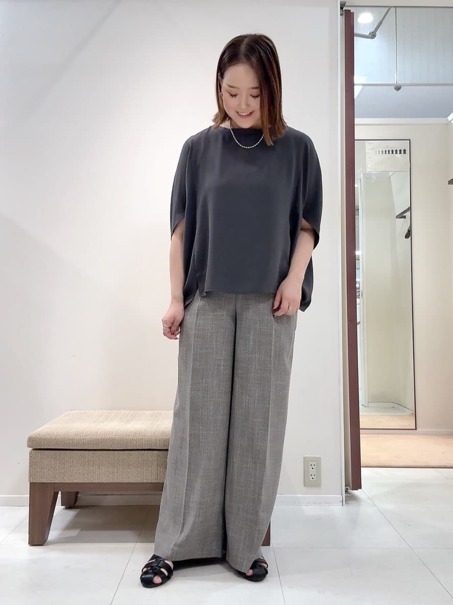 YUIさんの「UNTITLED｜【セットアップ可/洗える】梳毛調合繊2タックワイドパンツ」を使ったコーディネート