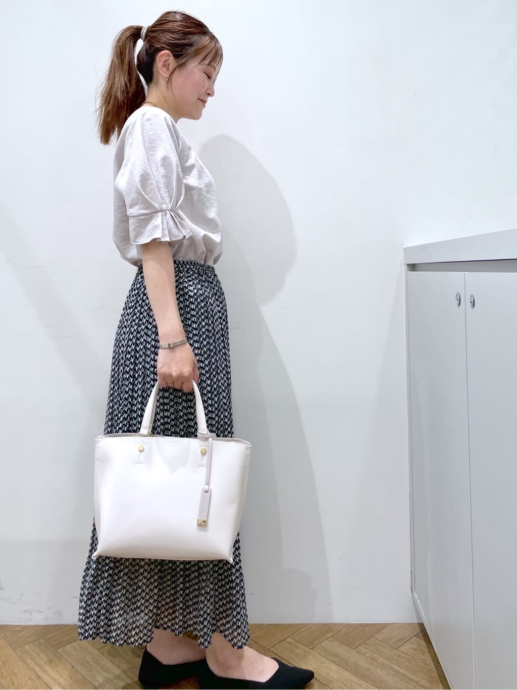 Junさんの「index｜《8色展開／XS-LLサイズ》タックパフスリーブブラウス【洗濯機洗い可／吸水速乾／防シワ／抗ピル】」を使ったコーディネート