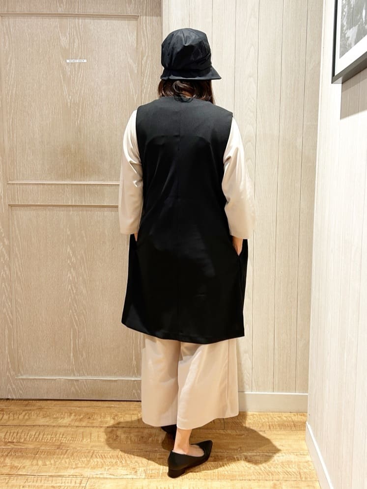 yukaさんの「SHOO･LA･RUE｜【通勤/デイリー/セットアップ可】マルチに使える カットジョーゼット ワイドパンツ」を使ったコーディネート