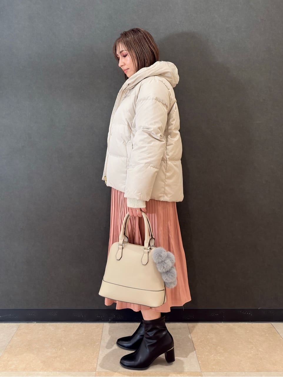 Megさんの「SHOO･LA･RUE｜【撥水/洗える】ショートフーディーダウン」を使ったコーディネート