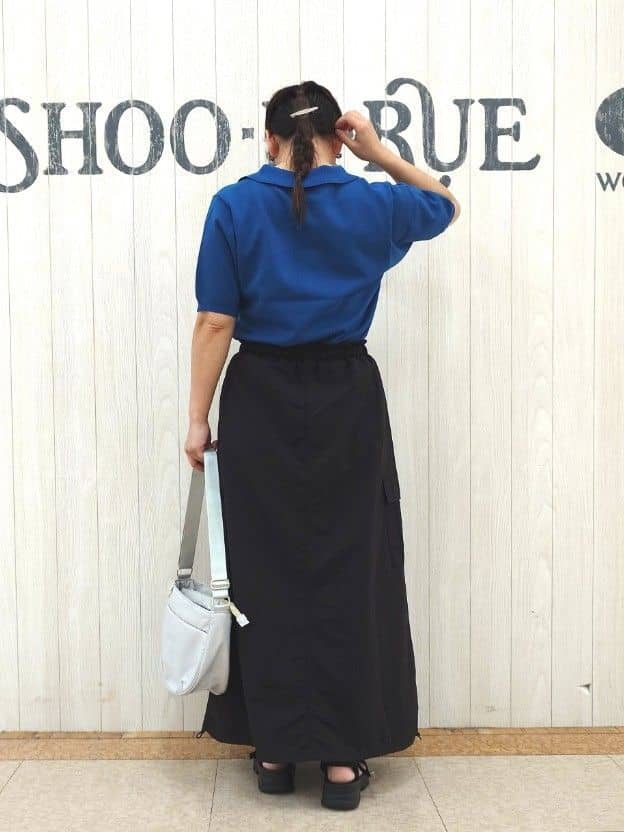 とろろさんの「SHOO･LA･RUE｜【S-LL/洗える】大人の抜け感 スキッパーニット」を使ったコーディネート