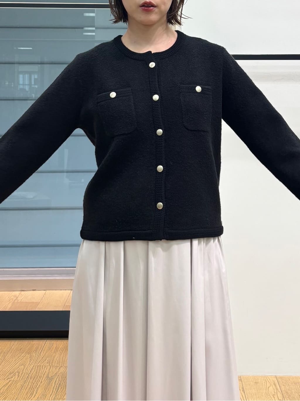 asamiさんの「INDIVI｜レザー調ギャザースカート」を使ったコーディネート