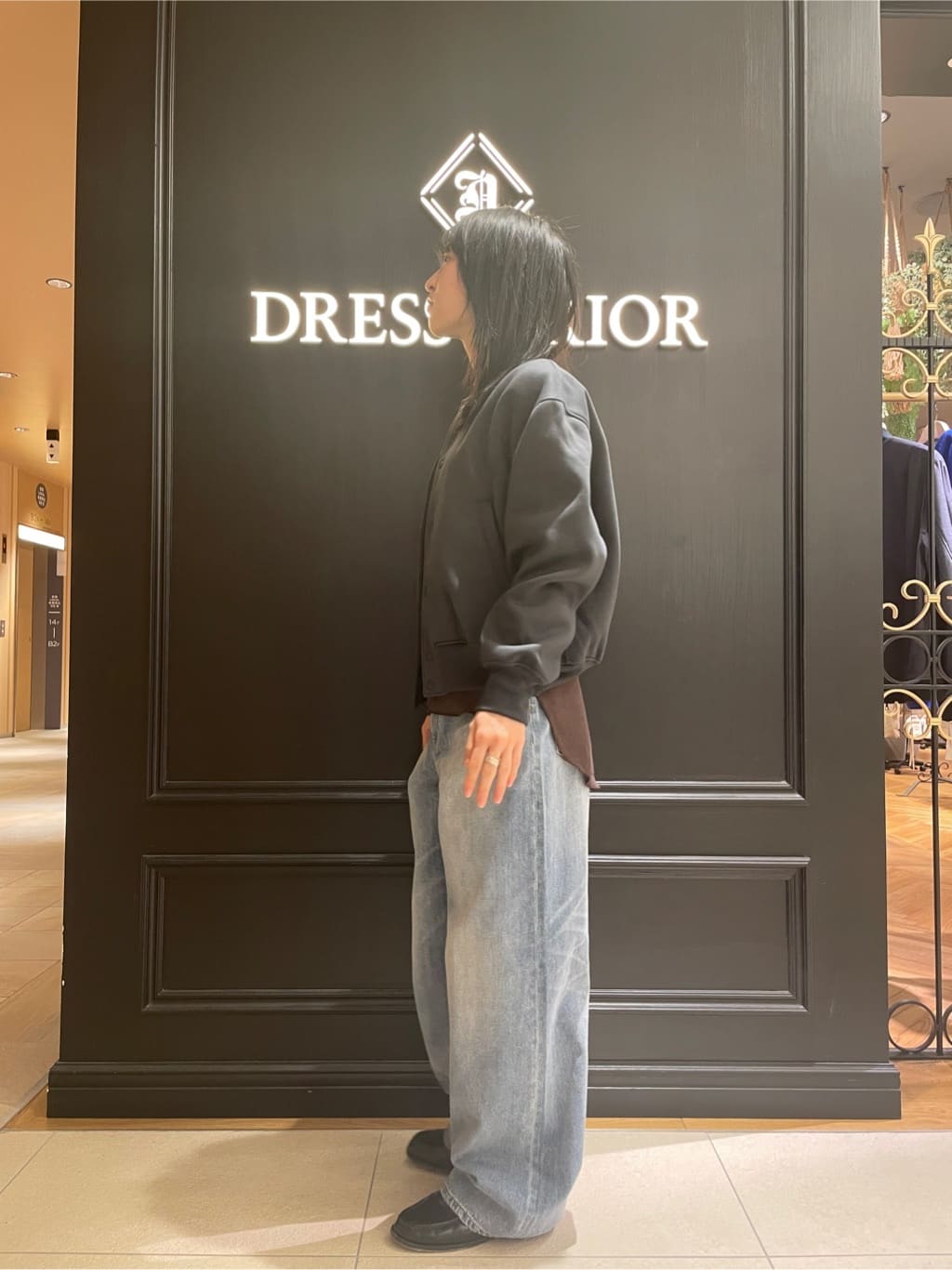 Karinさんの「DRESSTERIOR｜ヴィンテージ加工ワイドデニムパンツ」を使ったコーディネート