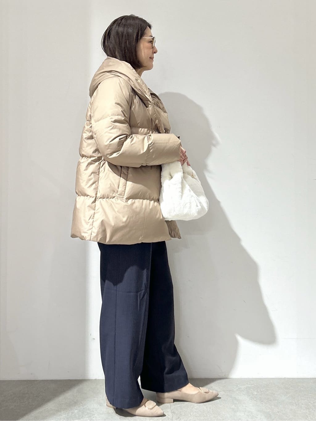 NAKAさんの「OPAQUE.CLIP｜撥水フードミドルダウンコート【防風／抗菌防臭／洗濯機OK】《S～LL》」を使ったコーディネート