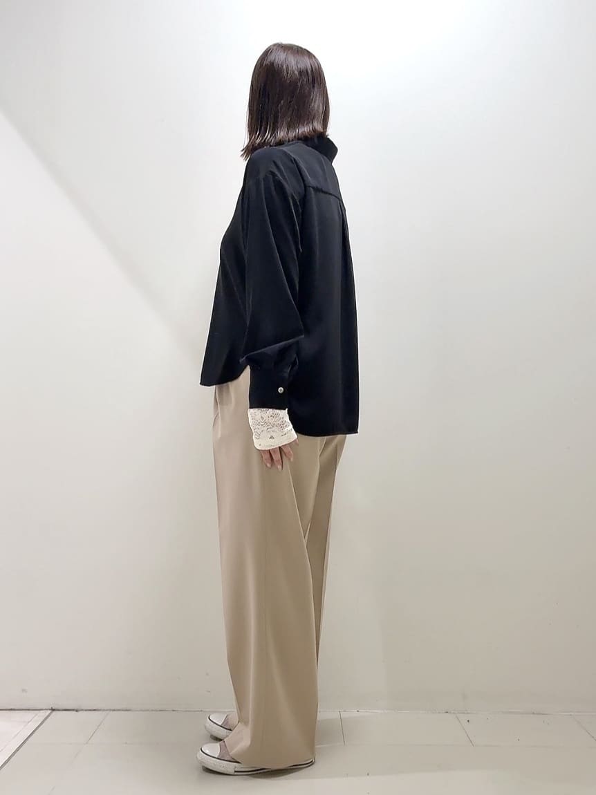 YUIさんの「UNTITLED｜【セットアップ可/スキッパー/ゆったり】リラクパウダーシャツ」を使ったコーディネート