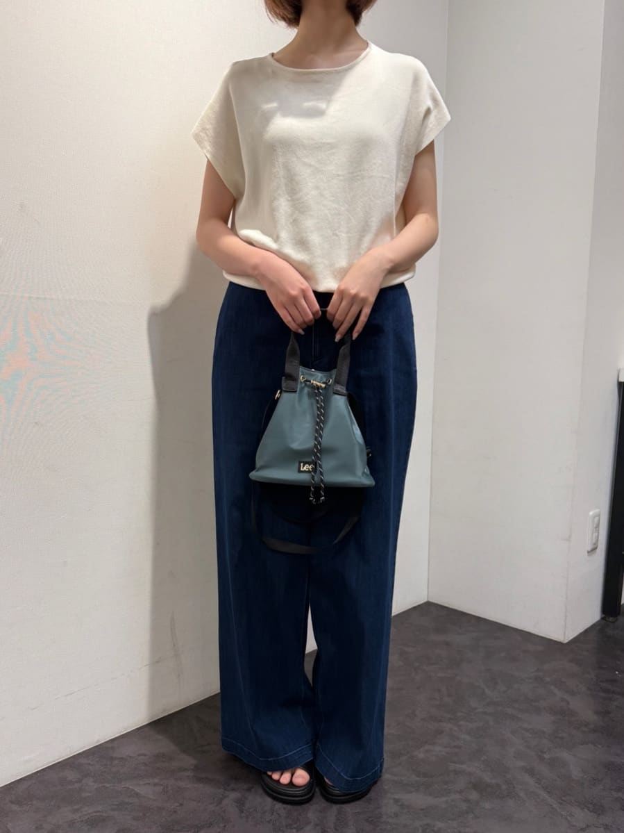 MEさんの「grove｜【Lee別注・撥水】巾着ハンドルショルダー」を使ったコーディネート