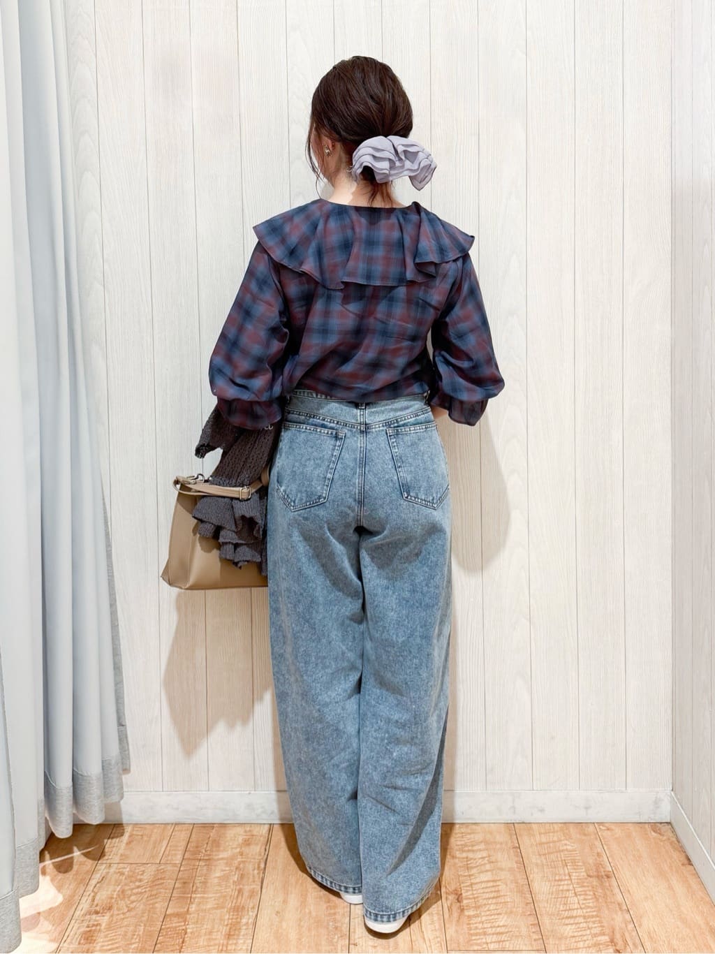 愛さんの「SHOO･LA･RUE｜コード刺繍アソートメッシュカーディガン」を使ったコーディネート