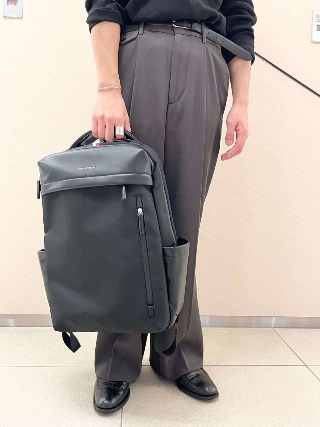 小山凌さんの「DRESSTERIOR｜エクスクルーシブフライスロングTシャツ」を使ったコーディネート