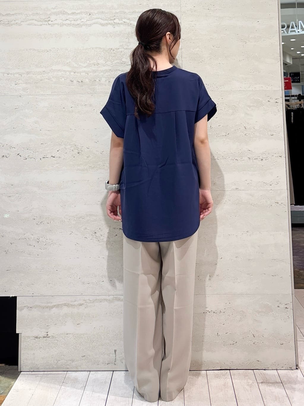 かほさんの「OPAQUE.CLIP｜《7色展開／SS-LLサイズ》ストレッチスキッパーブラウス／セットアップ対応【洗濯機洗い可／防シワ】」を使ったコーディネート