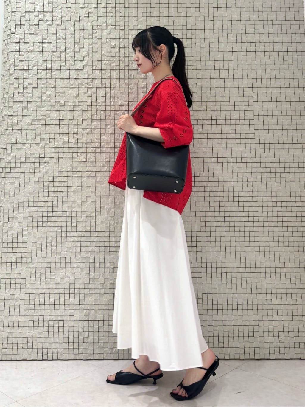 ibukiさんの「INDIVI｜◆【刺繍／レース】スラッシュネックブラウス」を使ったコーディネート