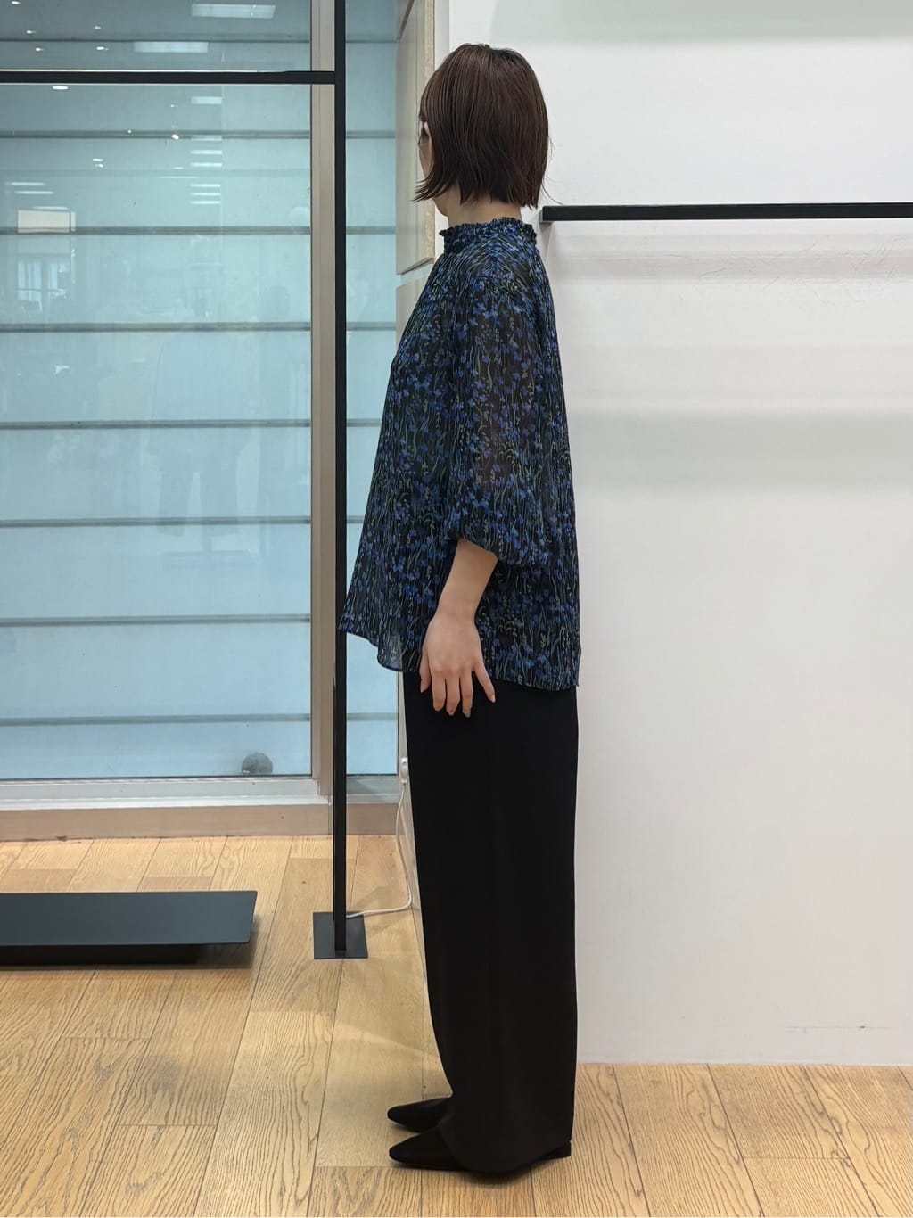 asamiさんの「INDIVI｜【UVケア／SETUP可能】エアリージョーゼット ワイドパンツ」を使ったコーディネート