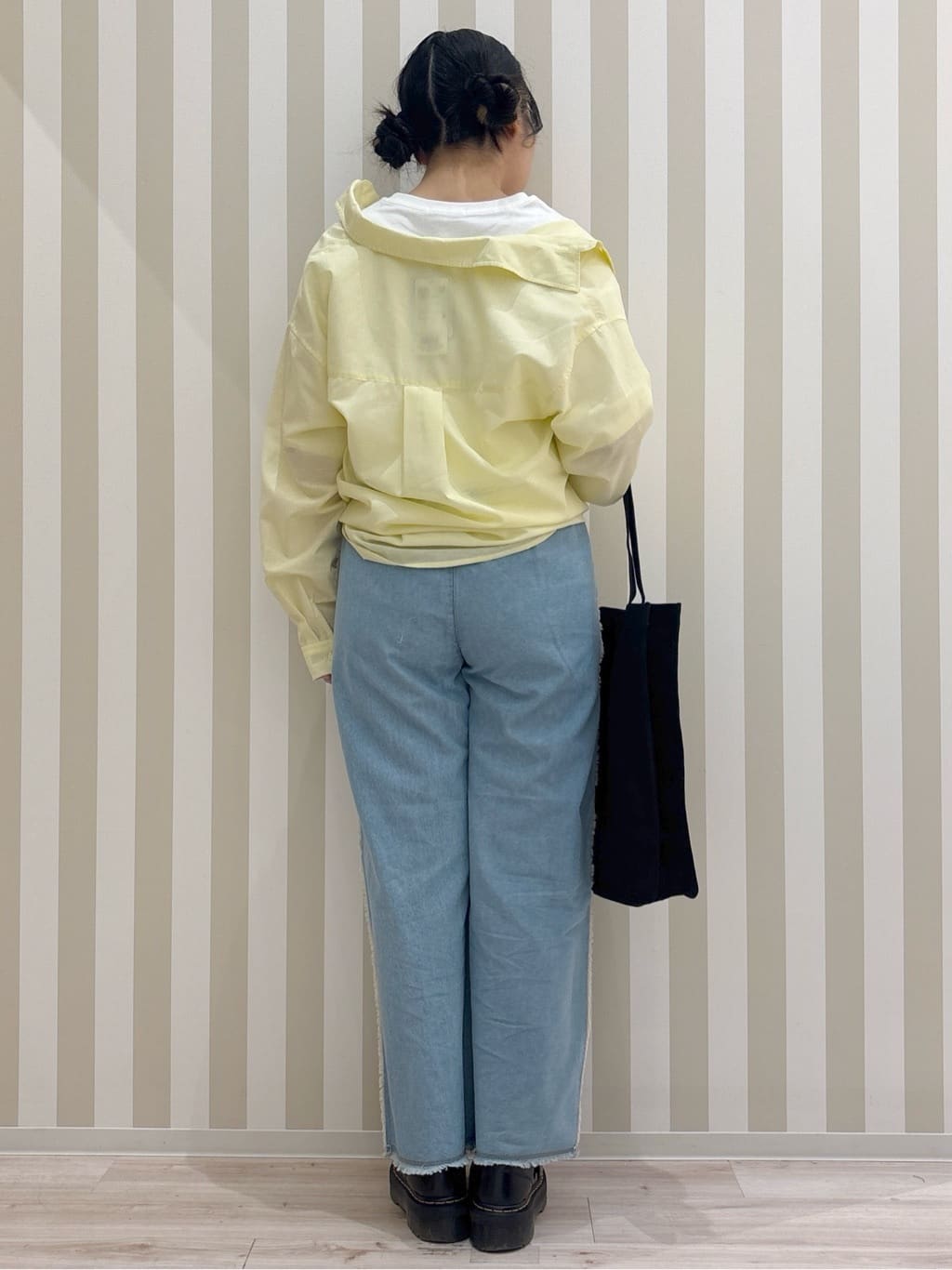 まろんさんの「SHOO･LA･RUE｜◆【洗える/S-LL/UV/吸水速乾】洗濯後しわになりにくいリネンブレンドシャツ」を使ったコーディネート