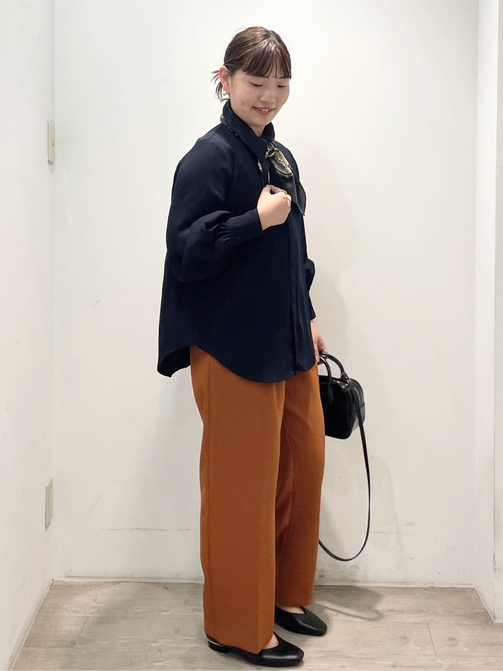 sumicaさんの「OPAQUE.CLIP｜【es】タックワイドストレートパンツ【洗濯機OK／防シワ／UVケア／接触冷感／吸水速乾】」を使ったコーディネート