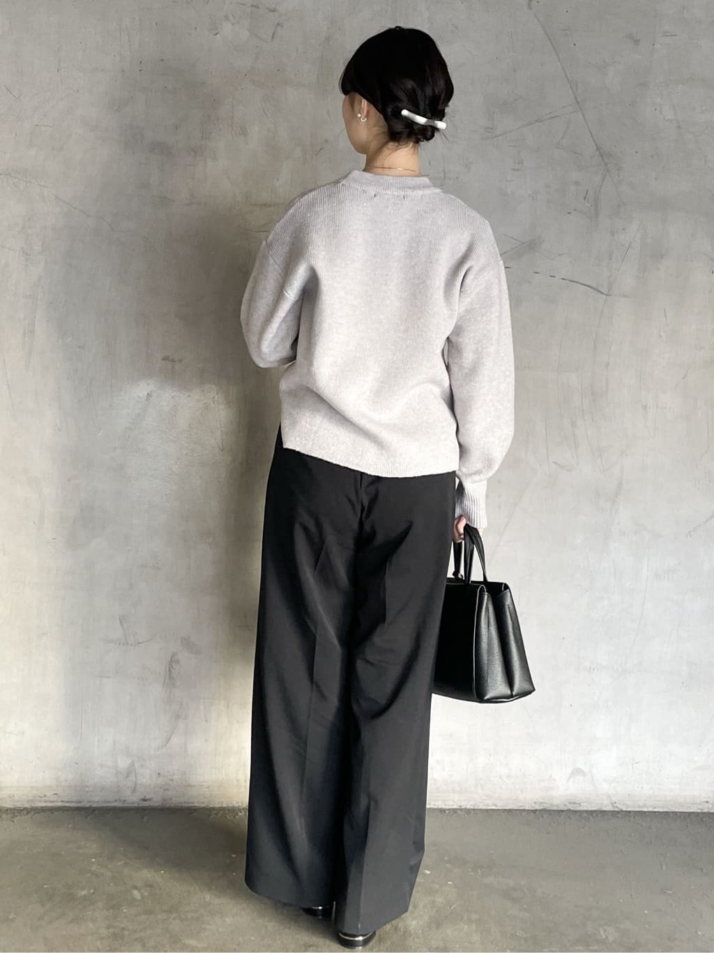tomokoさんの「OPAQUE.CLIP｜モックネックボクシーラメニット【洗濯機OK】《7col》」を使ったコーディネート