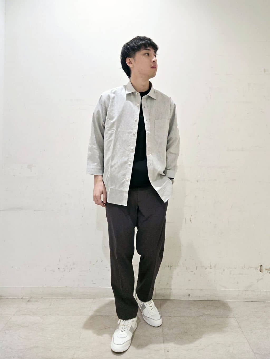 白木駆さんの「TAKEO KIKUCHI｜【抗菌防臭／5サイズ展開】ハイゲージポンチ Tシャツ」を使ったコーディネート