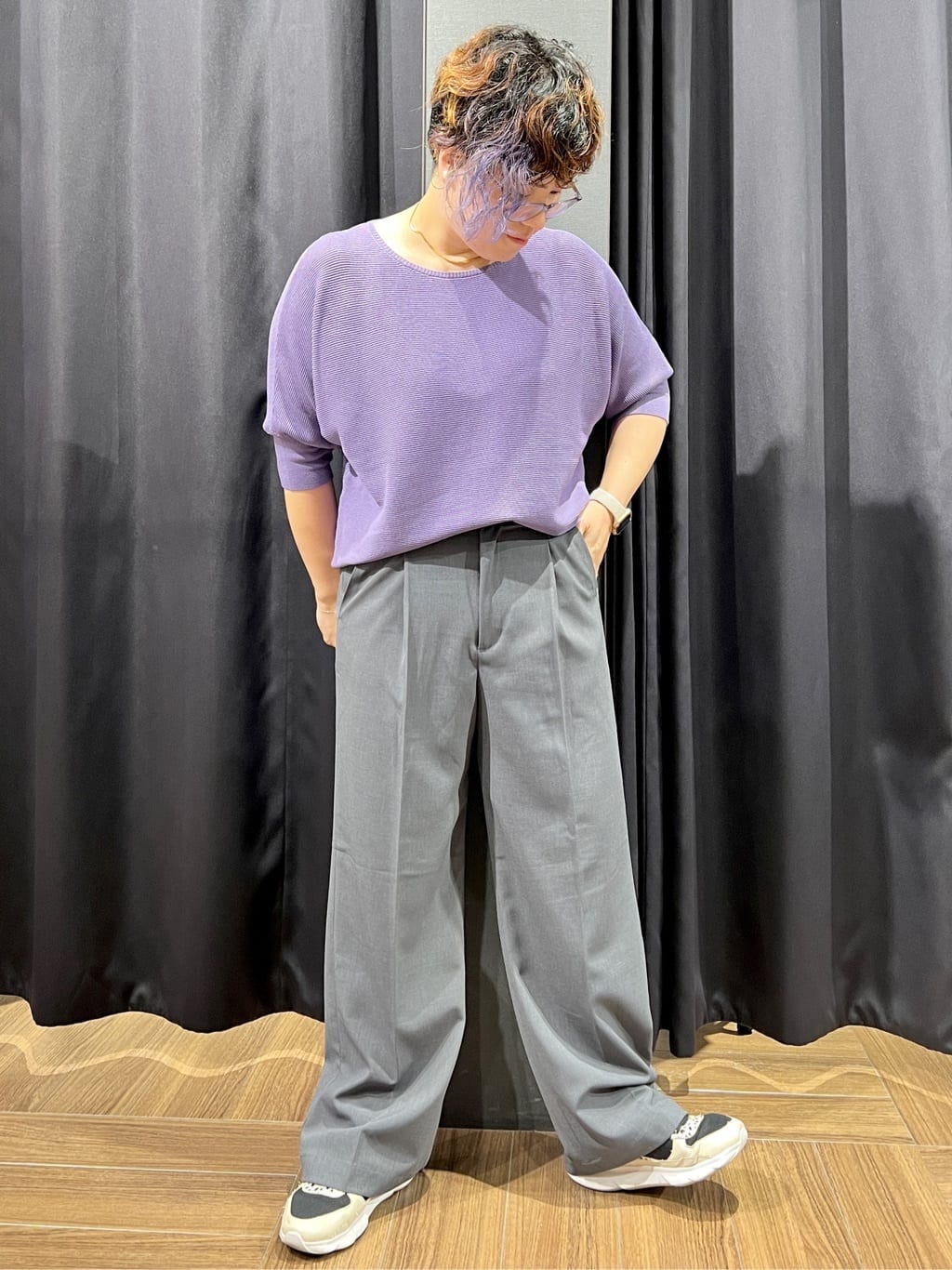 OKMKさんの「THE SHOP TK｜6分袖ガータードルマンニット【エコベロ/洗濯機OK】」を使ったコーディネート