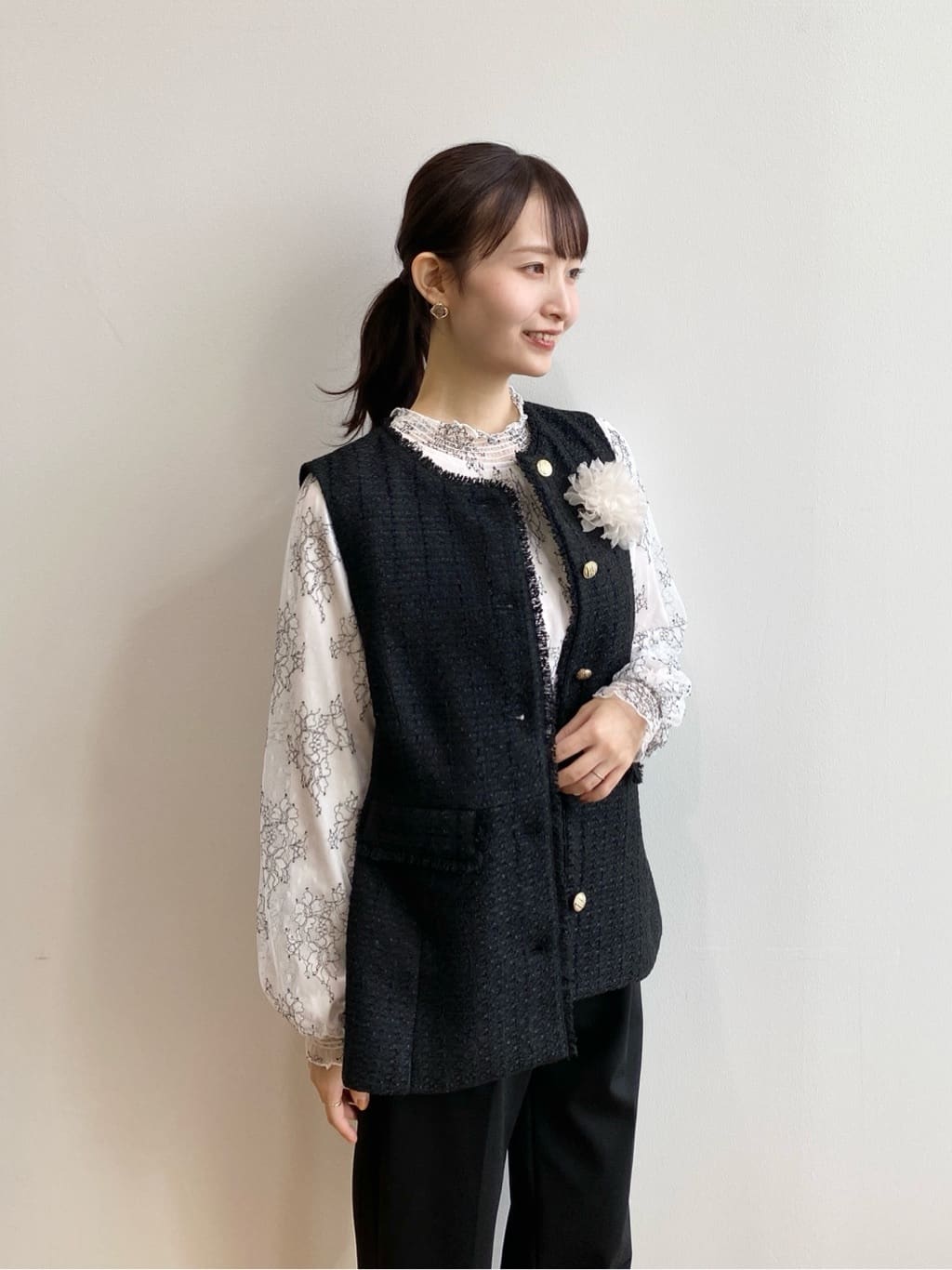 みさかさんの「index｜フリルハイネックレーストップス【洗濯機OK】」を使ったコーディネート