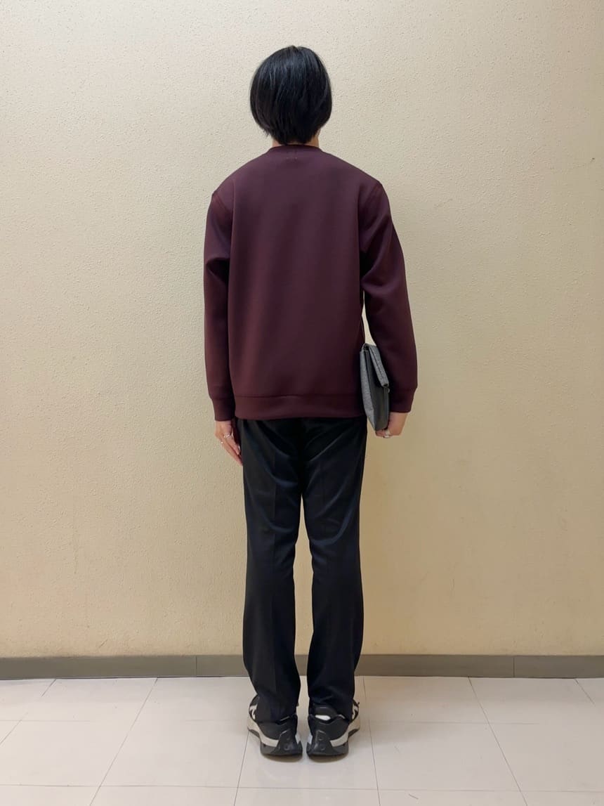 及川さんの「TAKEO KIKUCHI｜【ONOFF対応】TRダブルニット ストレッチパンツ」を使ったコーディネート