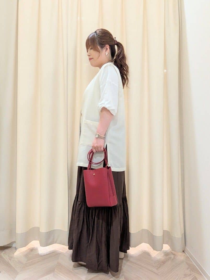うっちーさんの「SHOO･LA･RUE｜【ひんやり/洗える/S-LL】袖ねじりシルケットトップス」を使ったコーディネート