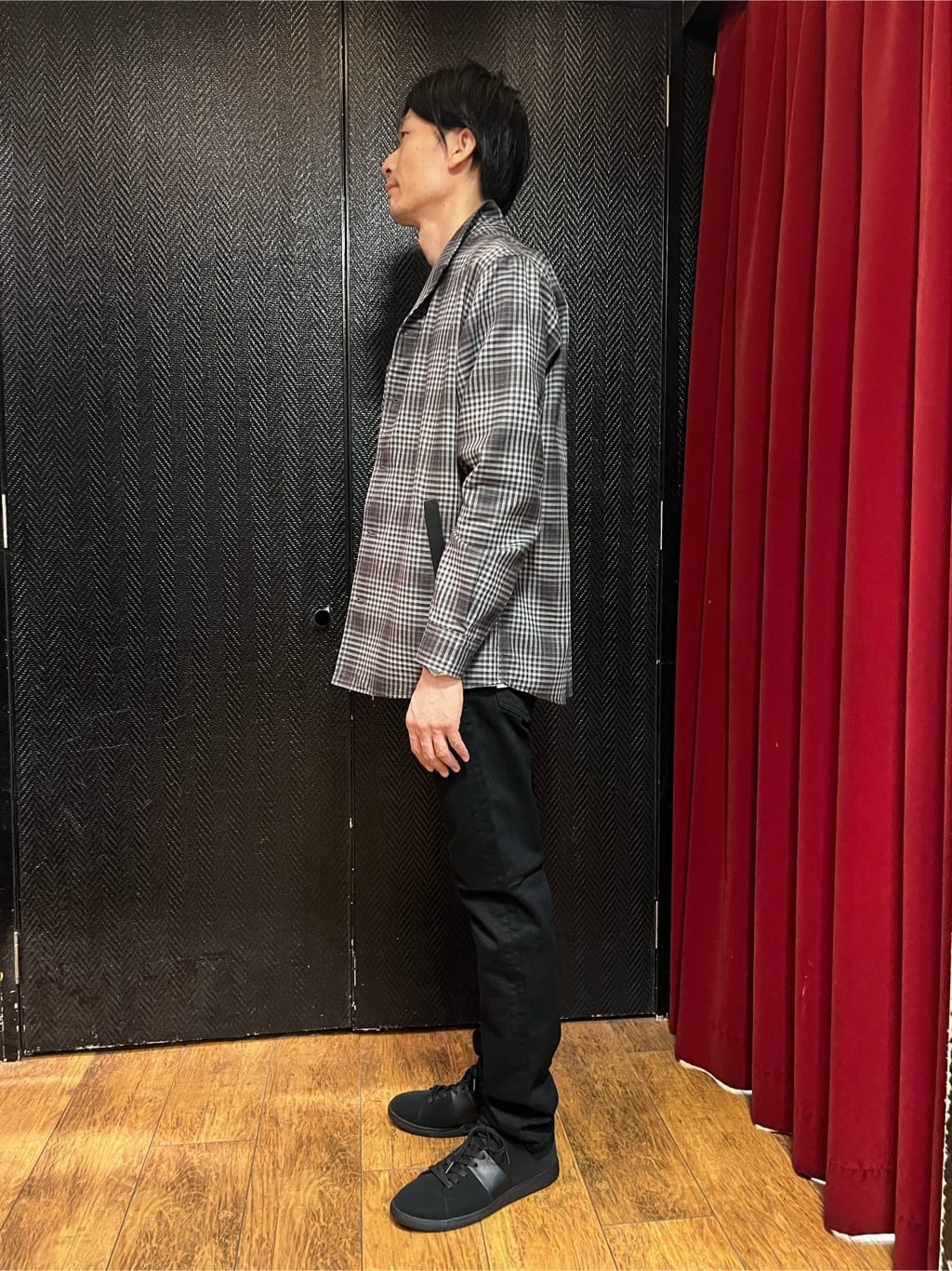  matsuさんの「TAKEO KIKUCHI｜【Sサイズ～】ストレッチ デニム パンツ」を使ったコーディネート