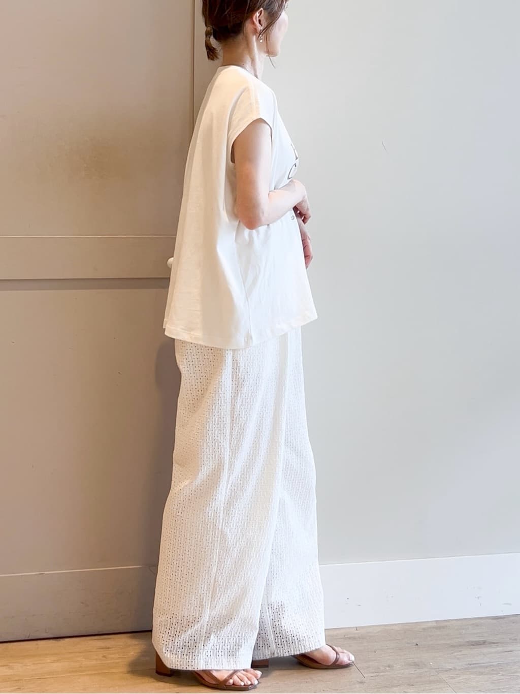 yamakoさんの「grove｜【Lee&times;grove別注】PRINT　SLEEVELESS T-SHIRTS」を使ったコーディネート