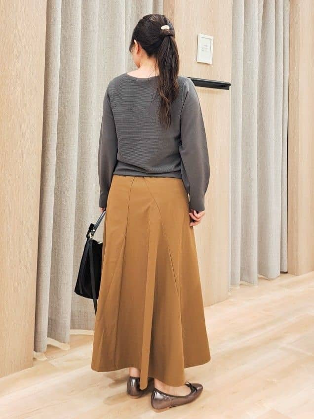ふるさんの「grove｜最終お値下げ！！【洗える/毛玉軽減】天竺ラグランスリーブプルオーバー」を使ったコーディネート